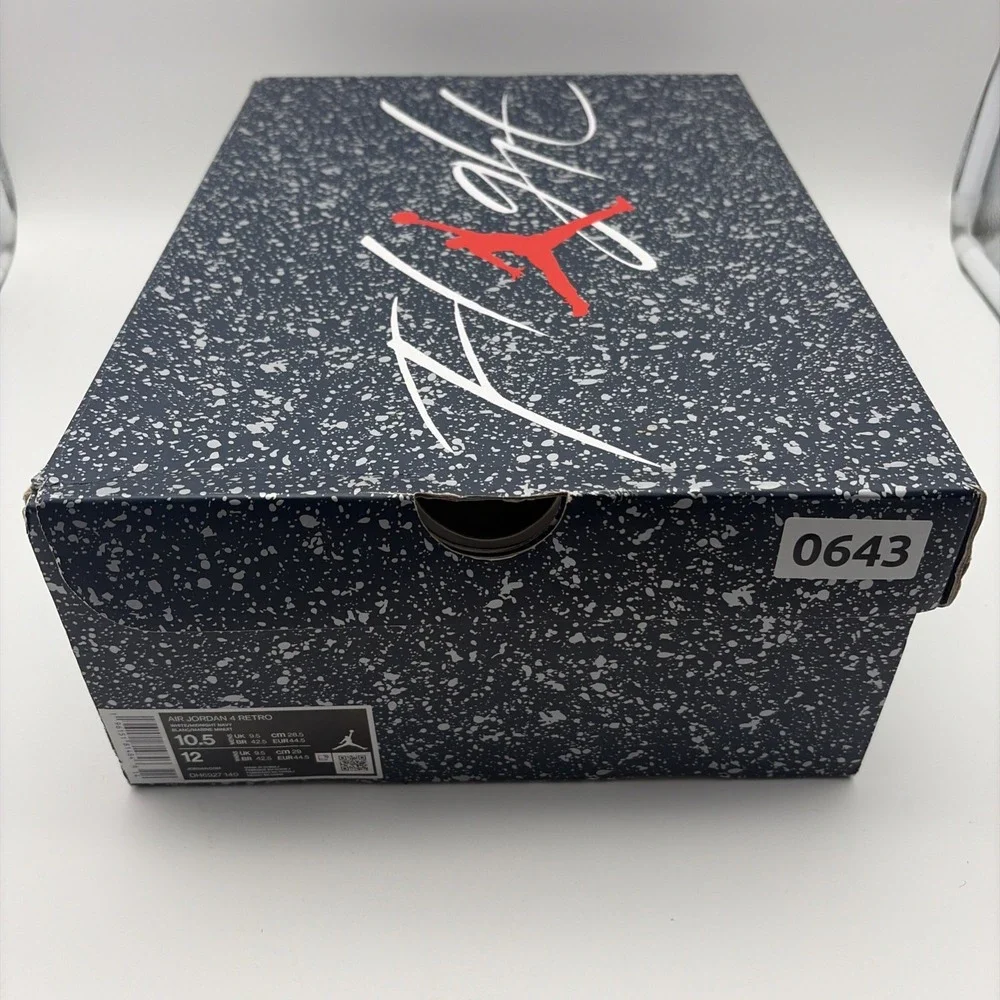 Size 10.5 - Jordan 4 Retro Mid Midnight Navy (DH6927-140)